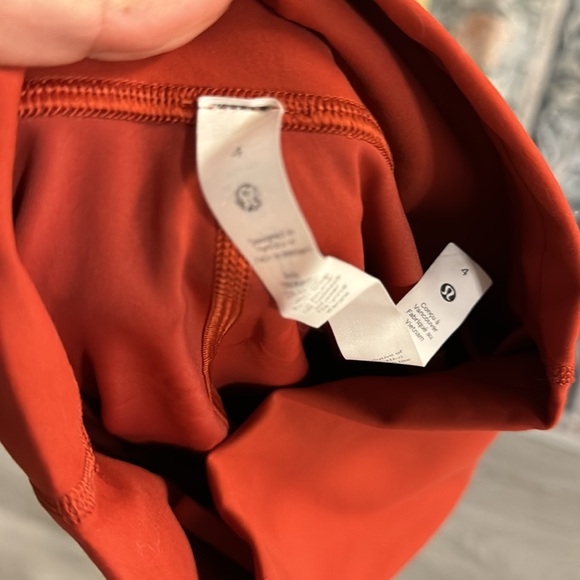 Lululemon Wunder Under Train High-Rise 28” in Cayenne - Picture 3 of 4